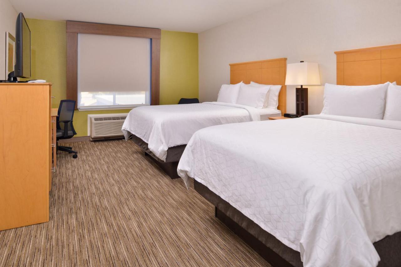 Holiday Inn Express Stockton Southeast By Ihg Экстерьер фото