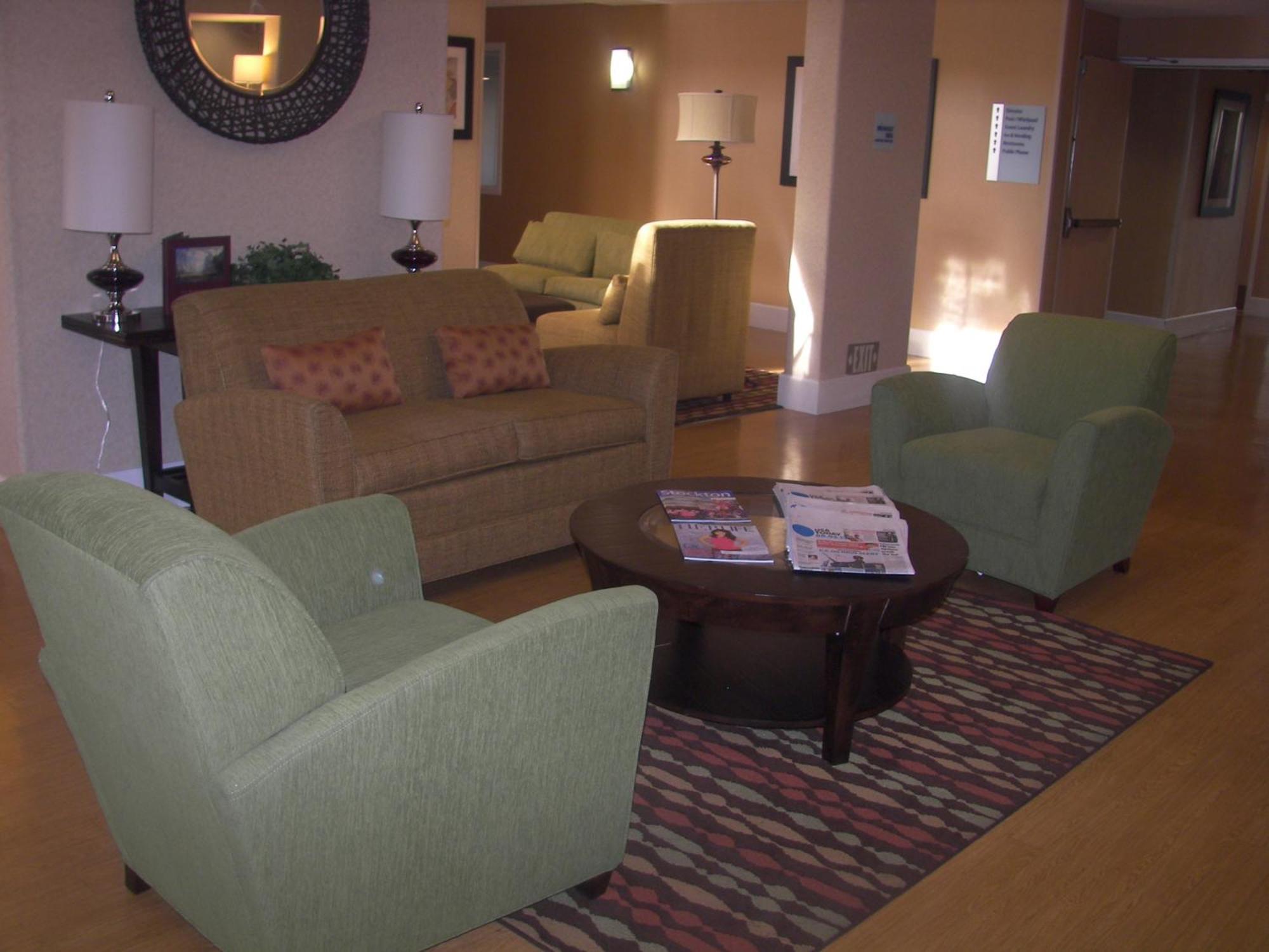 Holiday Inn Express Stockton Southeast By Ihg Экстерьер фото